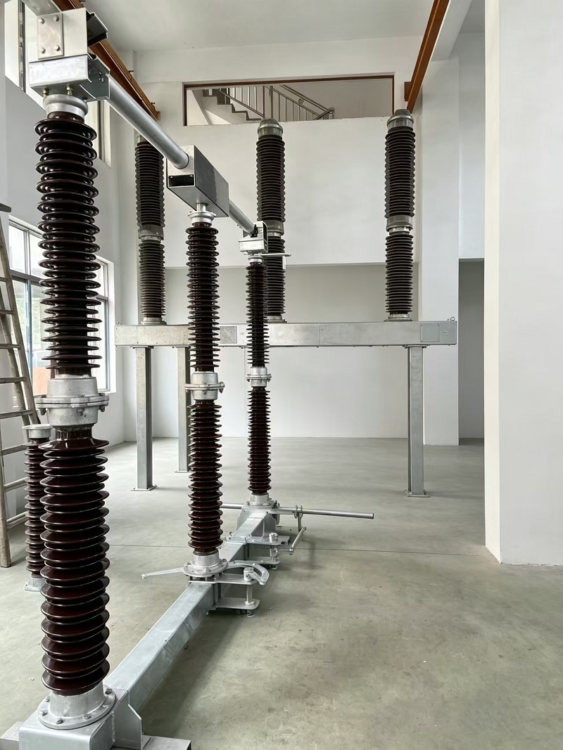 220kV odpojovací spínač pro venkovní aplikace v rozvodnách vysokého napětí 220kV odpojovací spínač pro venkovní aplikace v rozvodnách vysokého napětí